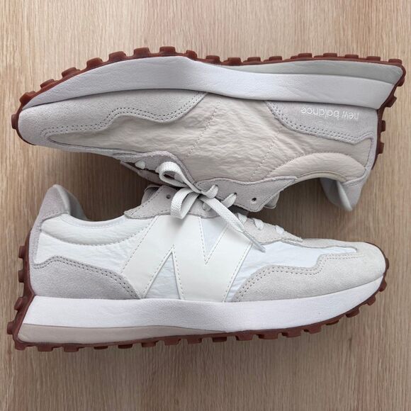 New Balance 327 Women’s Sneakers 9 White Beige Gum - Picture 6 of 9
